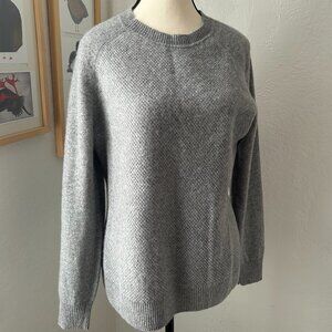 Tahari 100% 2-ply Cashmere Gray Crew Neck Sweater Size Large